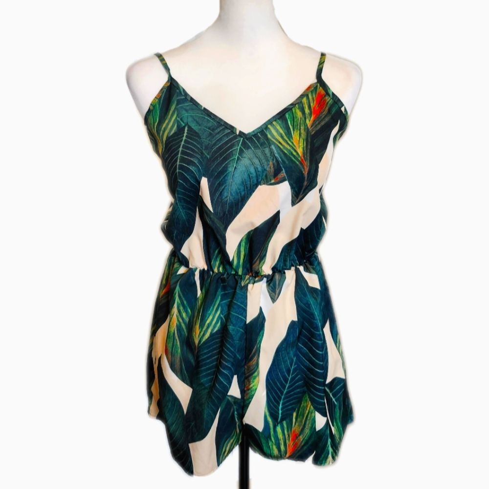Shein Banana Leaf Adjustable Strap Tropical Green & White Shorts Romper, M